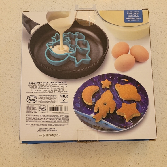 Fred Crack a Smile Mold & Plate Set - Picture 2 of 9